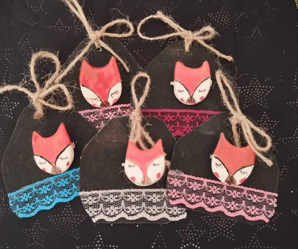 Tilki Figürlü Seramik Sırlı Broş 1