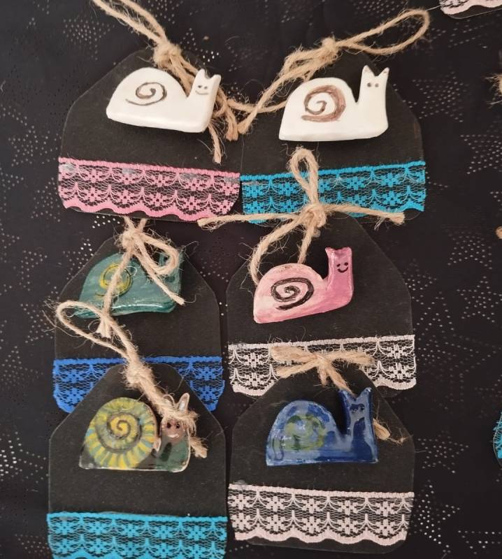 Salyangoz Figürlü Seramik Sırlı Broş 1